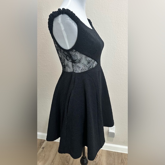 Free People Dresses & Skirts - 🆕 Free People Brooklyn Mini Dress in Black